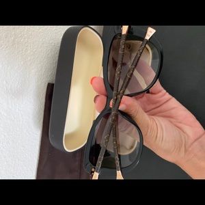 LV Charlotte Sunnies 😎